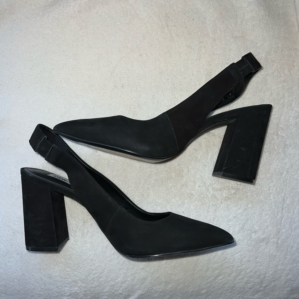 Steve Madden Strap Back Black Pumps